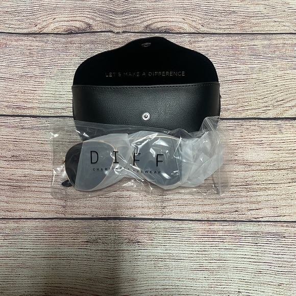 Diff aviators - Picture 2 of 3